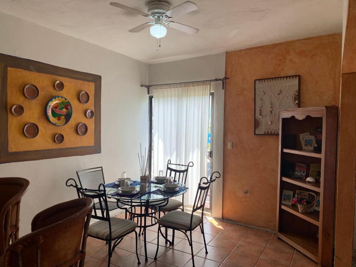 Casa Caribe Cancun Exterior photo A dining room in a typical middle-class home in Mexico
